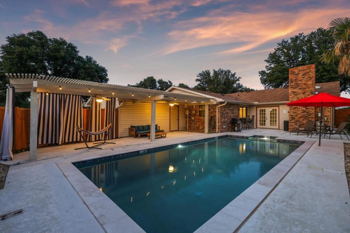 Spectacular 4Br 2,5Ba Holiday Home With Pool And Grill Carrollton Exterior foto